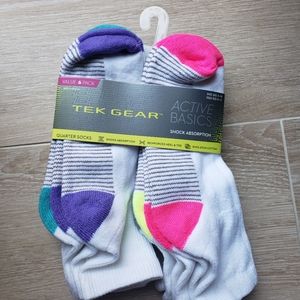 Tek Gear One (1) 6-pack Women’s Quarter Socks - NWT